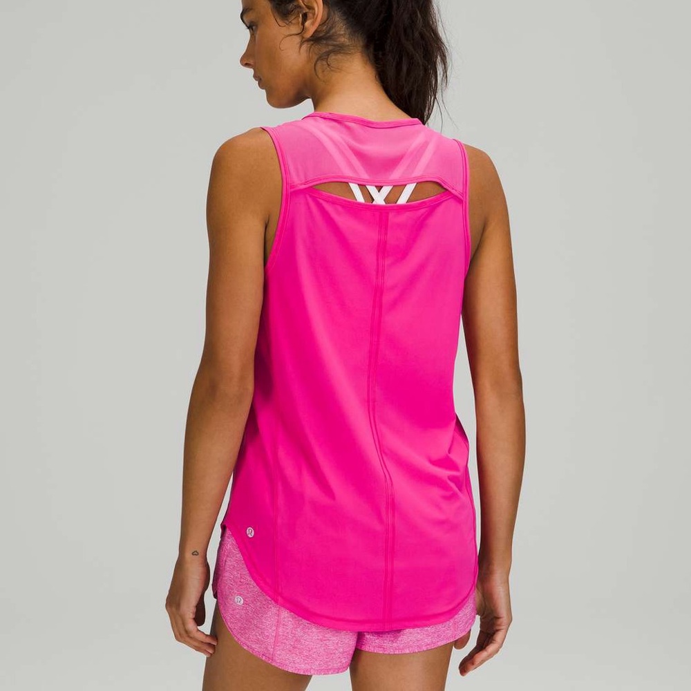 Lululemon Sculpt Tank Top in Solid Pink size small/ 2 mesh